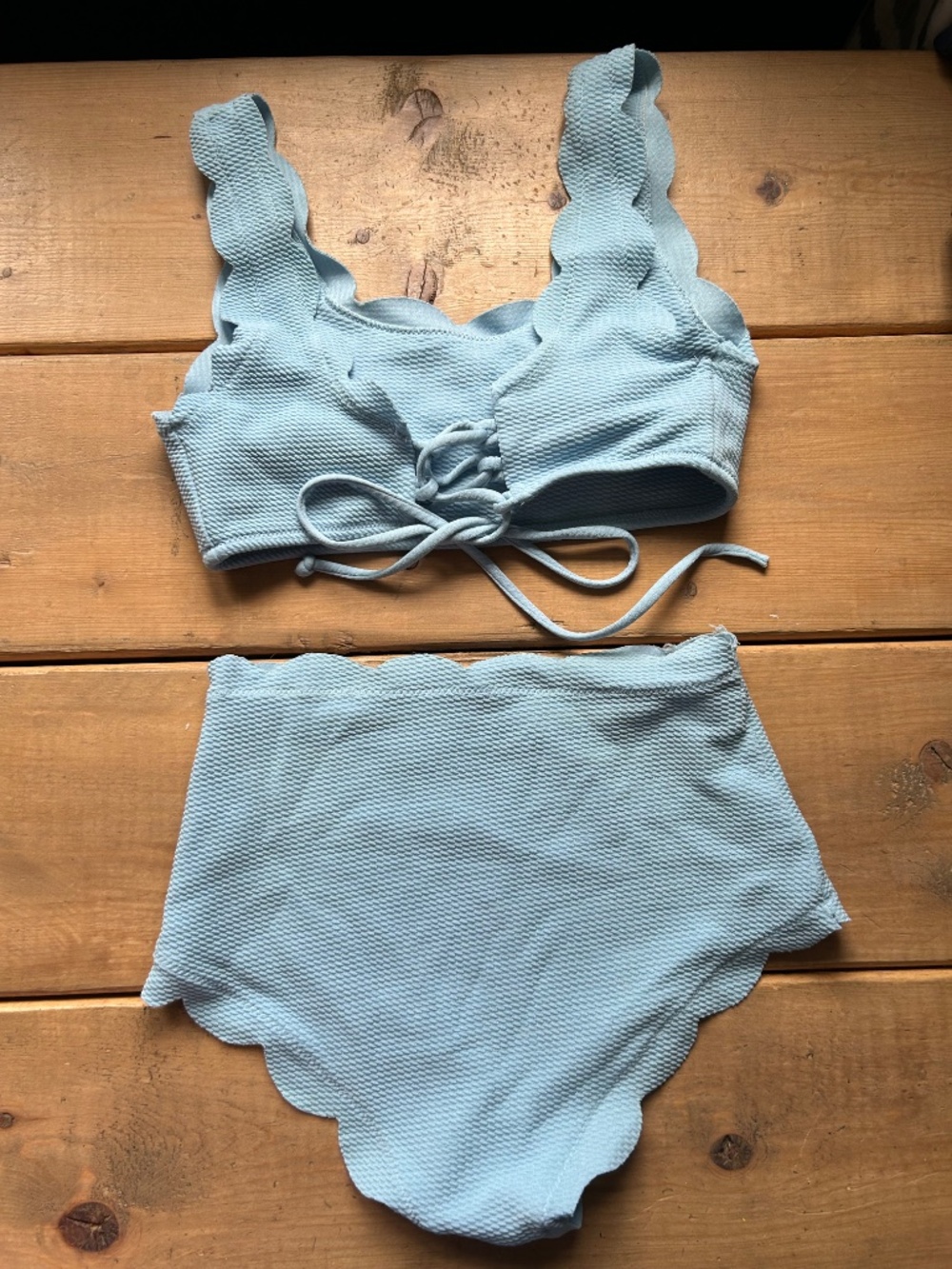 Bikini - Picture 2 of 2